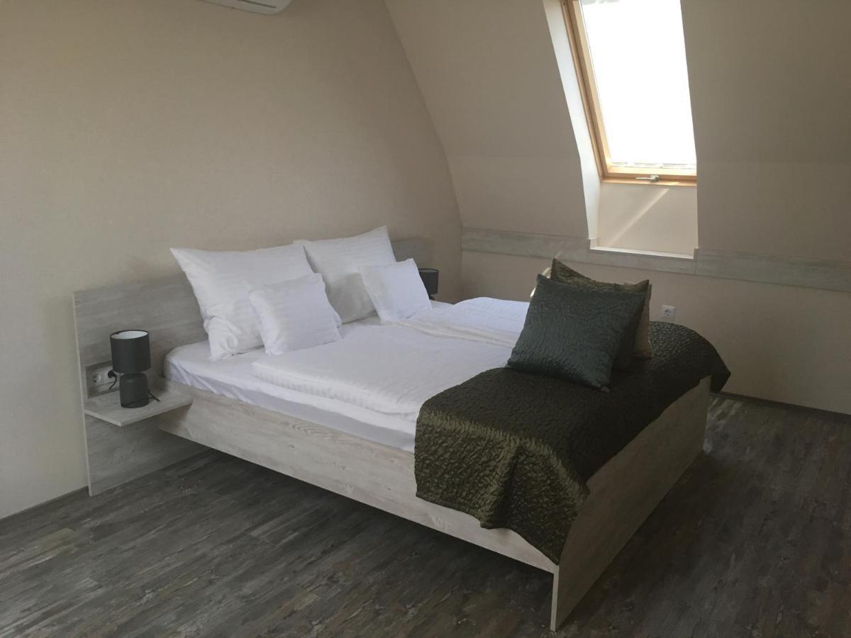 Tiszavilag Pihenohaz Otel Tiszakécske Dış mekan fotoğraf
